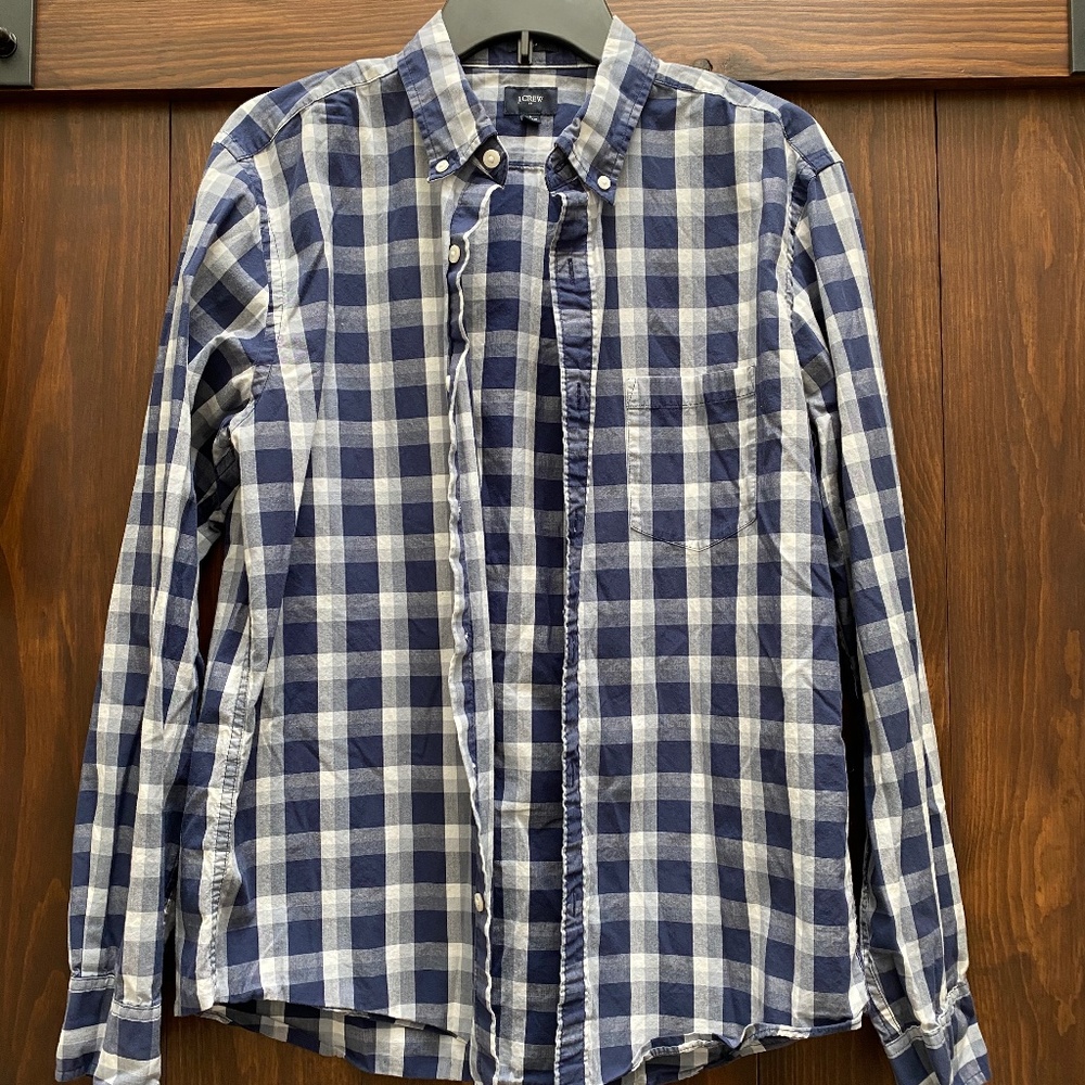 J-Crew Checkered Blue button-up longsleeve. Mens L